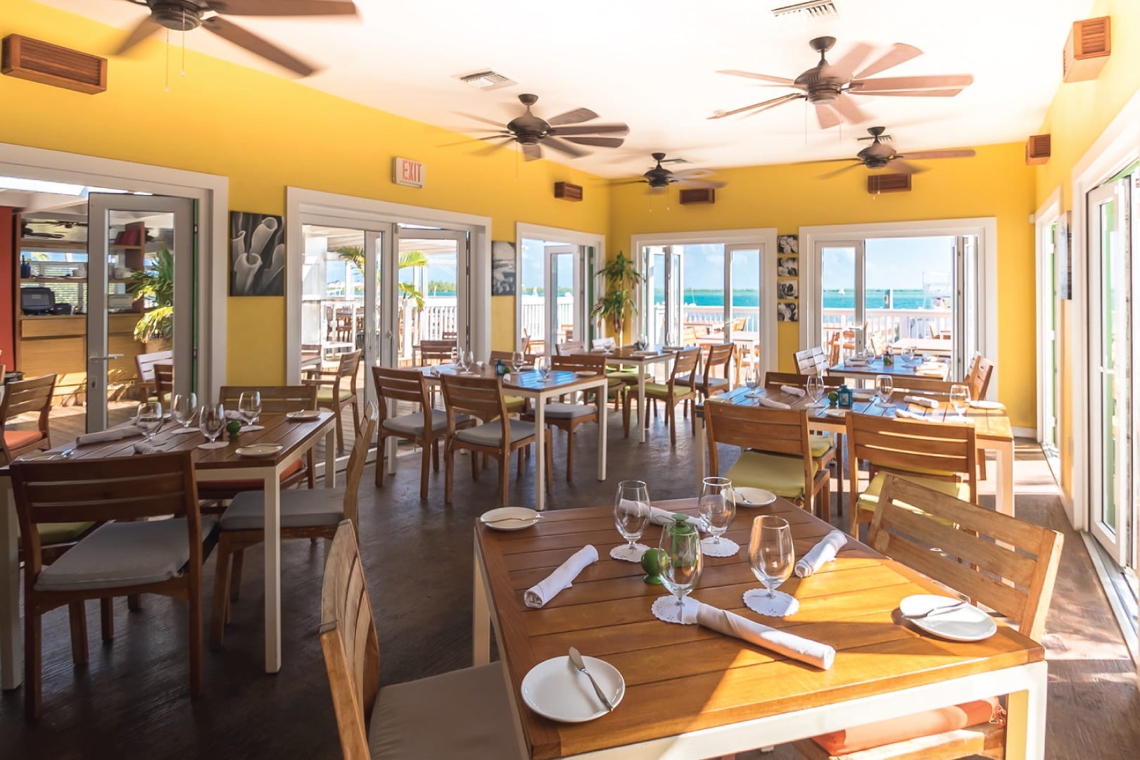 Catch Restaurant & Lounge Cityplugged Cayman