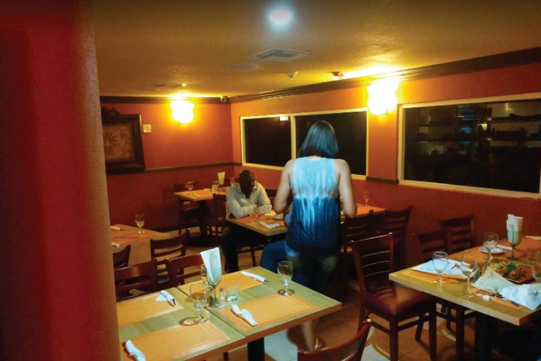 Sol Y Luna Restaurant & Lounge Cayman Islands